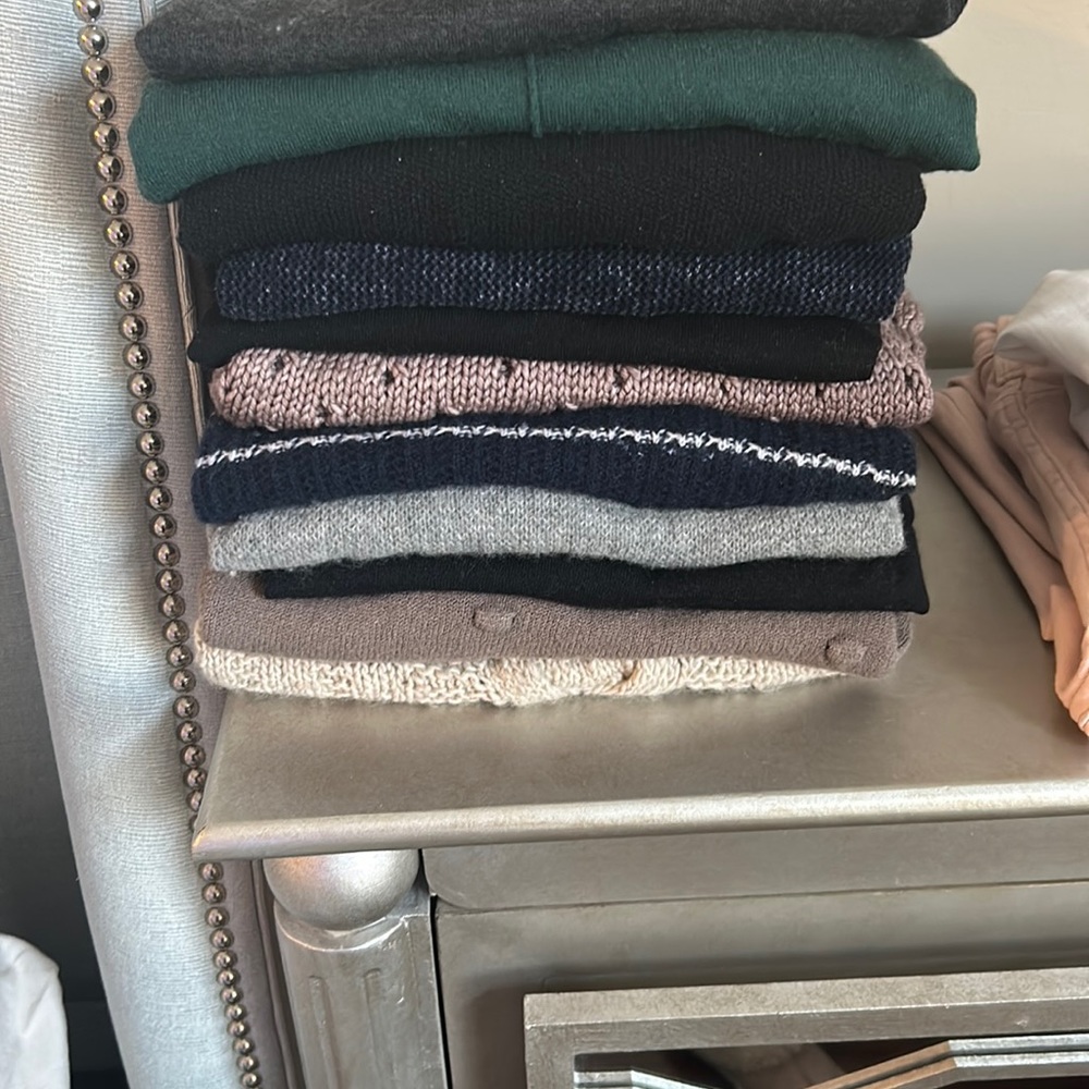 11sweaters.  Some cashmere, some merino.  Mostly OS/S